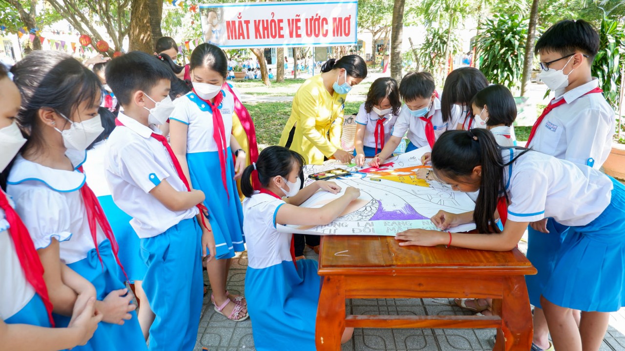 Quỹ Fred Hollows: hướng dẫn học sinh ở Quảng Nam chăm sóc và bảo vệ mắt