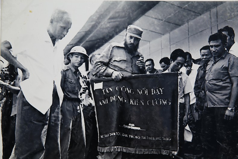 [Ảnh] Bộ ảnh độc đáo về sự kiện đón Chủ tịch Fidel Castro thăm Quảng Trị (Phần 1) ảnh 6