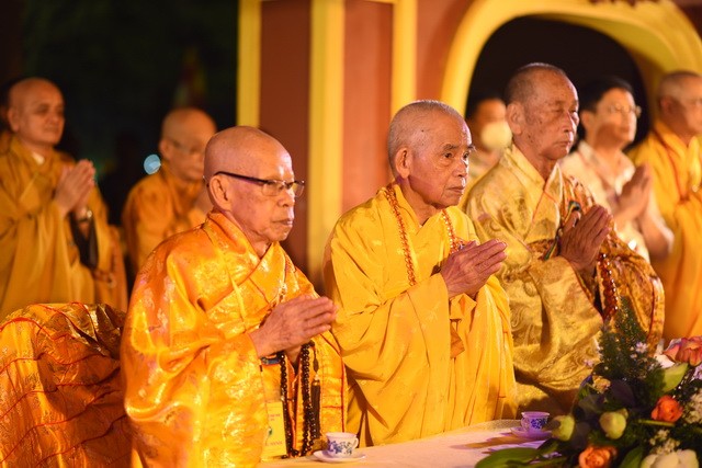 Niệm Phật cầu gia bị. Ảnh: GHPGVN tỉnh Thừa Thiên Huế Niệm Phật cầu gia bị. Ảnh: GHPGVN tỉnh Thừa Thiên Huế