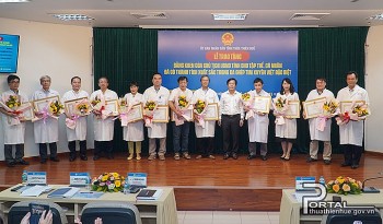 e kip ca ghep tim xuyen viet dac biet cua benh vien trung uong hue duoc khen thuong
