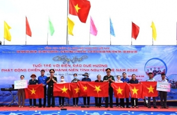 Tuổi trẻ Hà Tĩnh hướng về biển, đảo quê hương