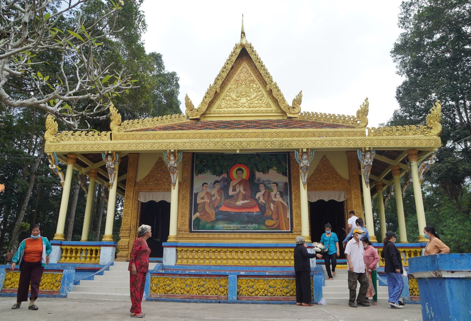 Ngắm những ngôi chùa có kiến trúc độc đáo của người Khmer tại Sóc Trăng Chú thích ảnh