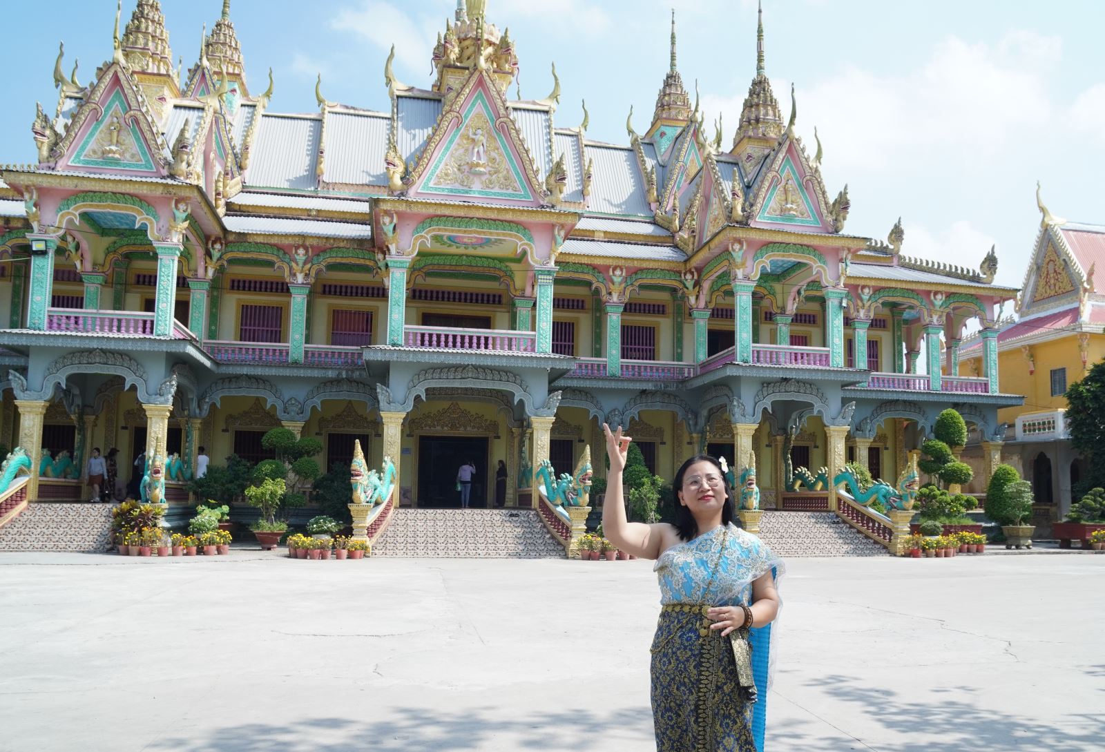 Ngắm những ngôi chùa có kiến trúc độc đáo của người Khmer tại Sóc Trăng Chú thích ảnh