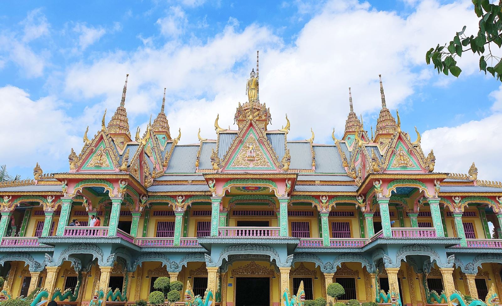 Ngắm những ngôi chùa có kiến trúc độc đáo của người Khmer tại Sóc Trăng Chú thích ảnh
