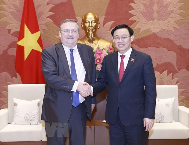 Chủ tịch Quốc hội Vương Đình Huệ tiếp Đại sứ Hungary tại Việt Nam Ory Csaba. Ảnh: Doãn Tấn/TTXVN.