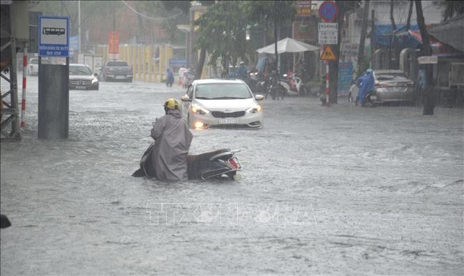 Thủ tướng yêu cầu nâng cao chất lượng dự báo, cảnh báo thiên tai