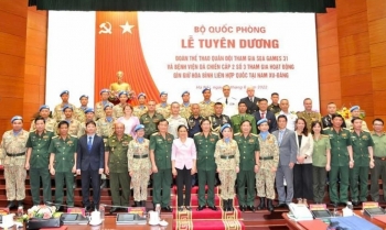 Tuyên dương đoàn thể thao quân đội tham gia SEA Games 31 và các bác sĩ mũ nồi xanh BVDC 2.3