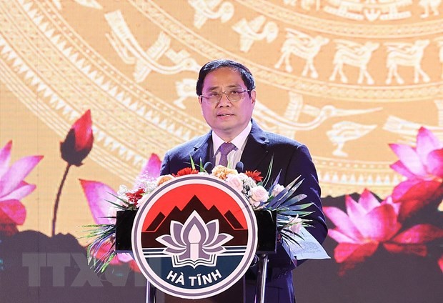 Thủ tướng Phạm Minh Chính phát biểu tại Lễ kỷ niệm 65 năm Ngày Bác Hồ về thăm Hà Tĩnh. (Ảnh: Dương Giang/TTXVN)