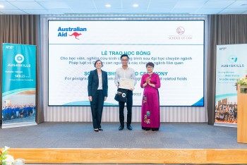 Australia trao học bổng pháp luật về quyền con người cho học viên Việt Nam