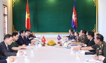 Thủ tướng Phạm Minh Chính gặp Thủ tướng Campuchia Hun Sen