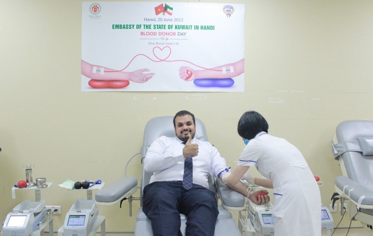 Đại sứ quán Kuwait tham gia hiến máu nhân đạo