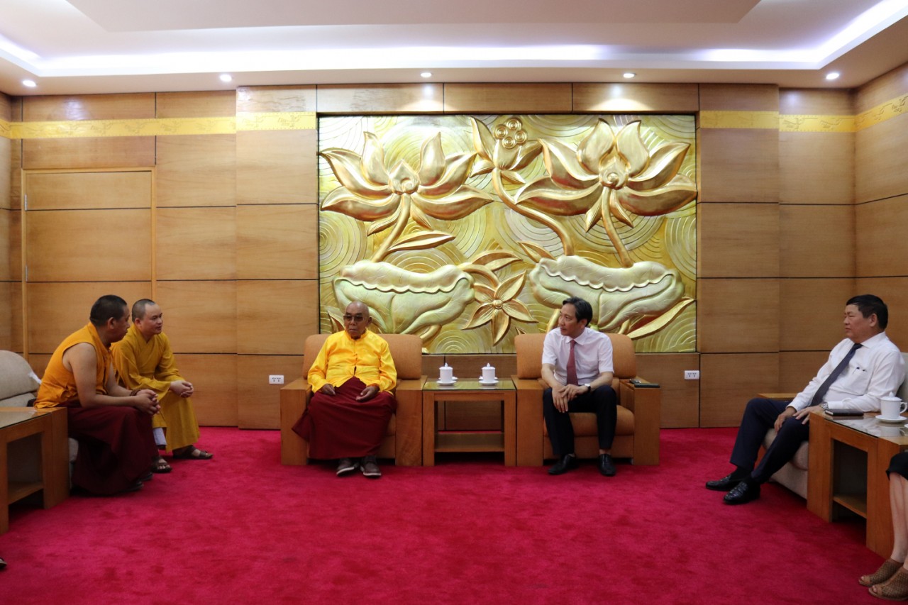 Lãnh đạo Hội hữu nghị Việt Nam - Nepal tiếp xã giao đoàn giáo sĩ Phật giáo Nepal