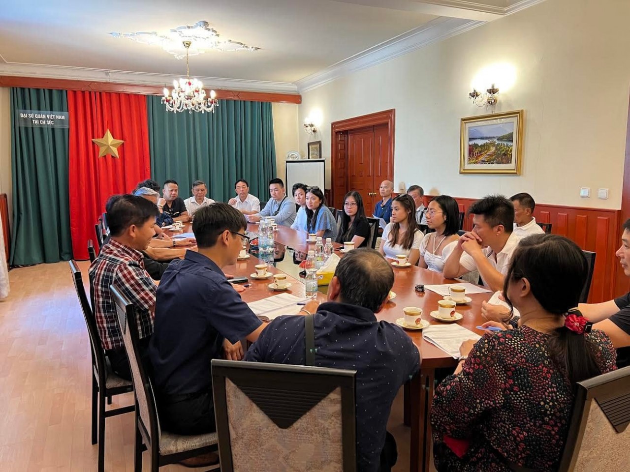 buổi gặp mặt, phụ huynh và các cháu tham gia Trại hè 