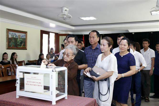 Nghĩa tình người Việt ở nước ngoài với đồng bào miền Trung