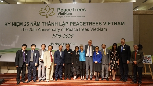 peacetrees viet nam mot phan tu the ky no luc vi mot quang tri sach bom dan