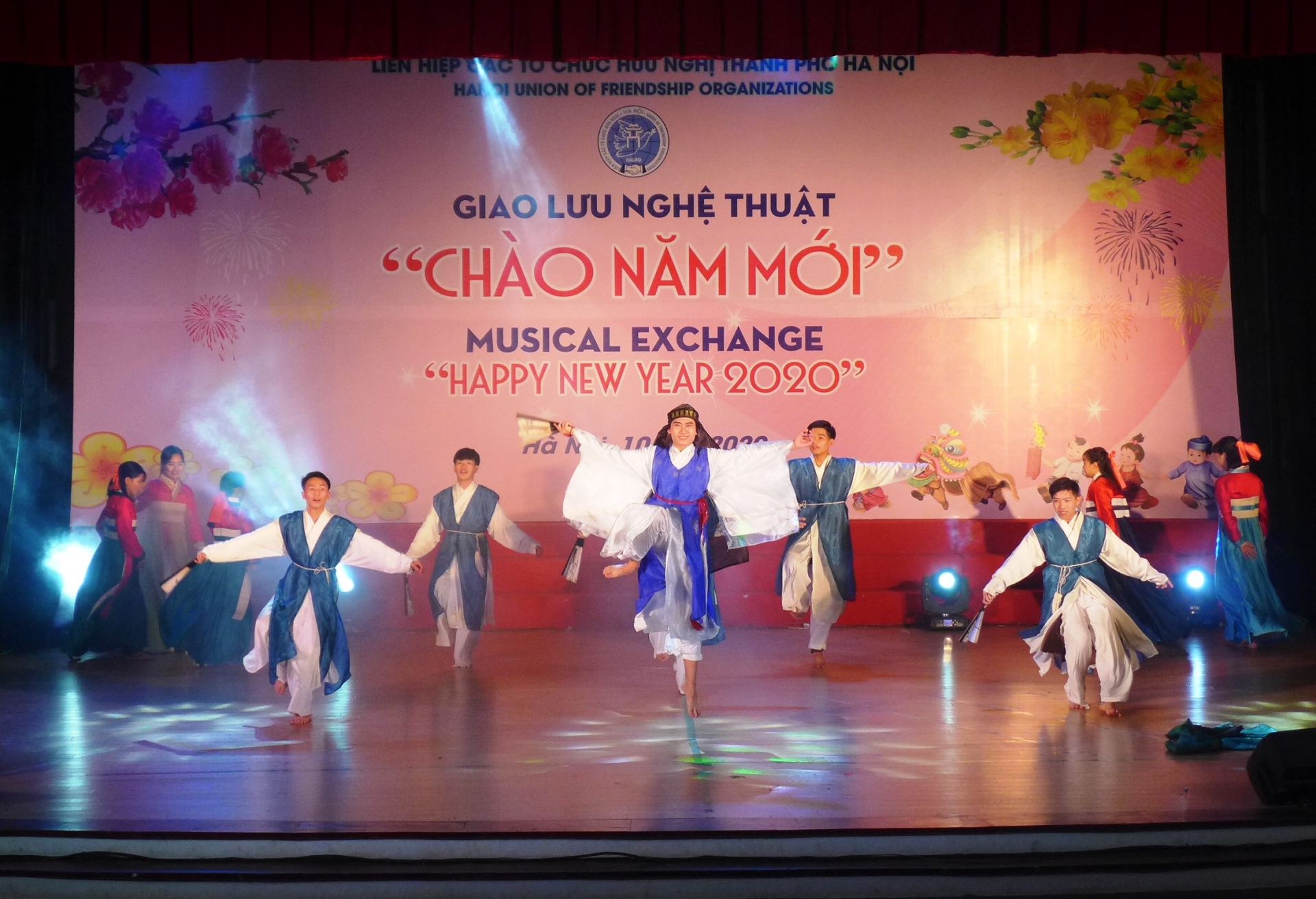 haufo to chuc giao luu nghe thuat chao mung nam moi 2020