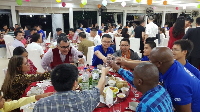 nguoi viet o mozambique canada australia don tet som