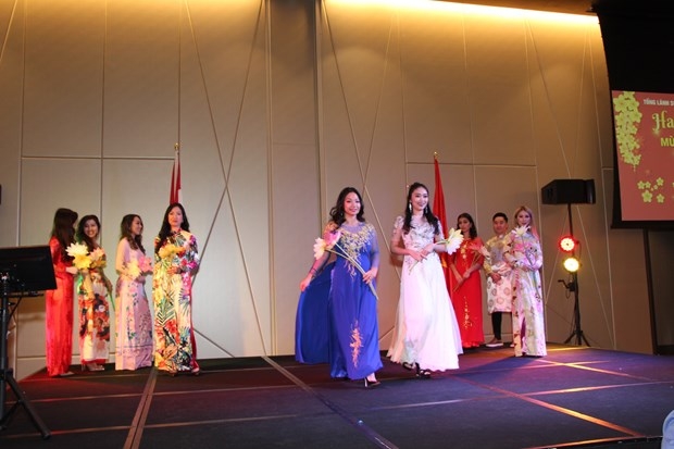 nguoi viet o mozambique canada australia don tet som