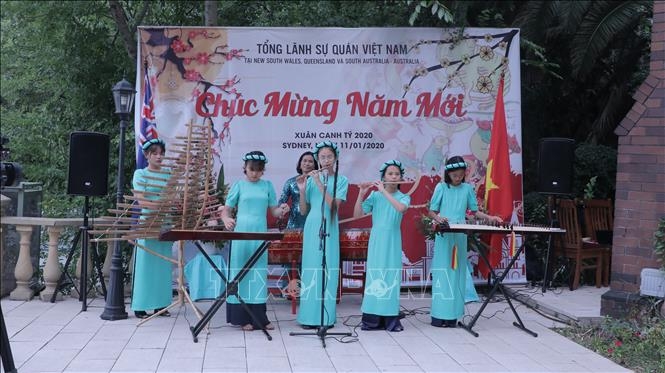 nguoi viet o mozambique canada australia don tet som