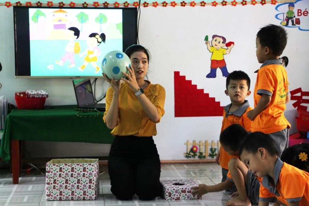 vvob trien khai chuong trinh hoc thong qua choi tai viet nam