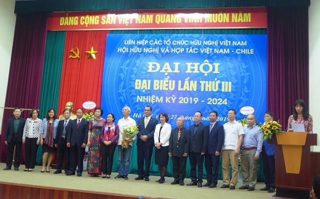 tiep tuc lam cau noi thuc day quan he viet nam chile tren nhieu linh vuc