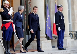 Tiến trình Brexit hoãn tới tháng 10