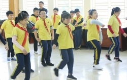 viet nam dat nuoc huu duyen voi nhung chuyen tham cua hai vi nhat hoang