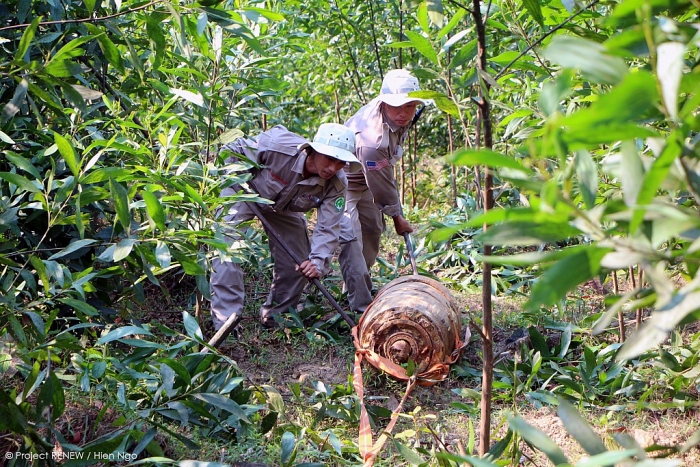 toan canh di doi huy no qua bom khung nang 340kg tai quang tri