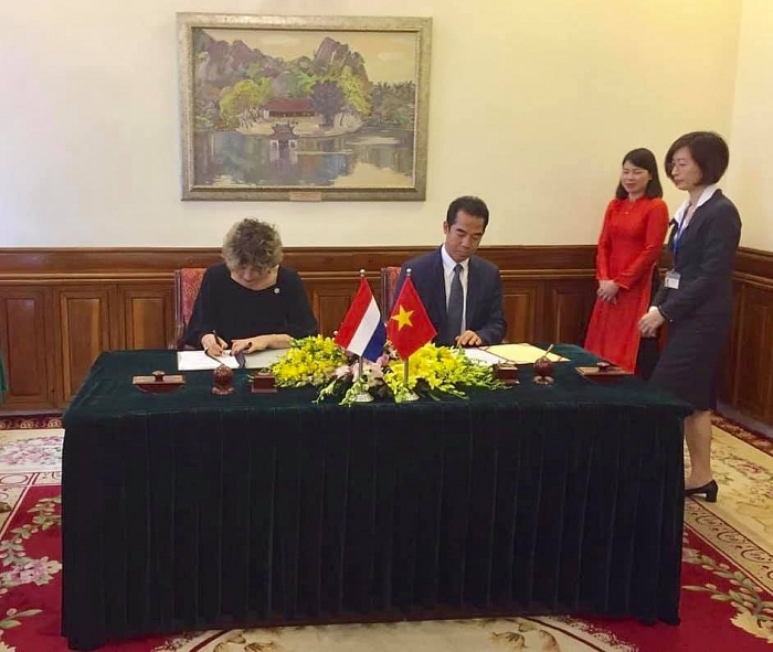 tinh huu nghi viet nam ha lan ngay cang sau dam