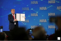 video can canh vu khi laser nhu khoa hoc vien tuong cua nga khien tomahawk cua my khiep so