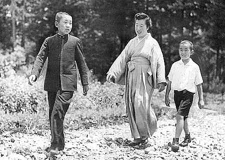 nhat hoang akihito cuoc doi vi vua cua trieu dai lau doi nhat the gioi