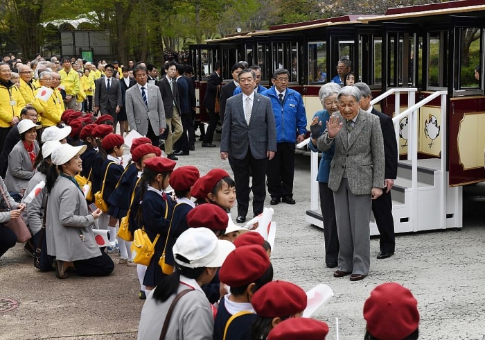 nhat hoang akihito cuoc doi vi vua cua trieu dai lau doi nhat the gioi