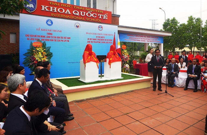 khanh thanh tuong bac ho va nguoi anh hung dan toc philippines jose rizal tai thai nguyen