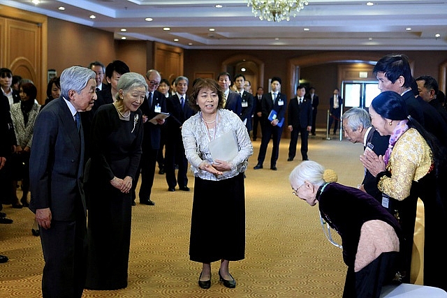 viet nam dat nuoc huu duyen voi nhung chuyen tham cua hai vi nhat hoang