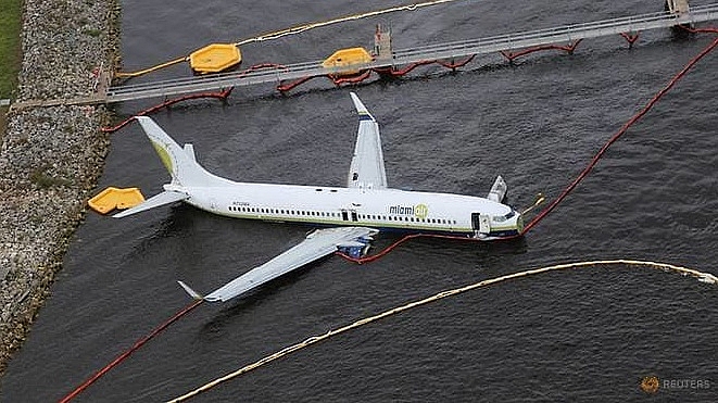 my dieu tra nguyen nhan may bay boeing 737 lao xuong song