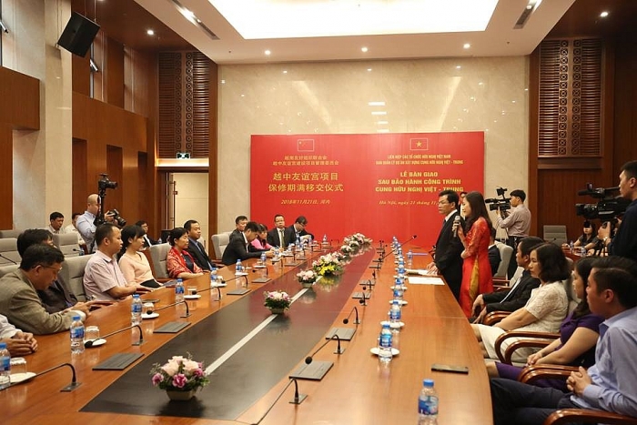 co quan thuong truc cua lien hiep huu nghi