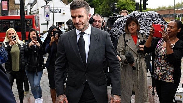 lai xe nghe dien thoai david beckham hau toa