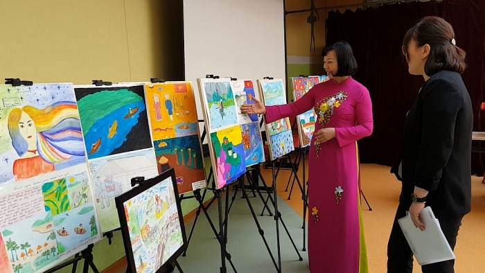 ky niem 129 nam sinh nhat bac ho tai mong co