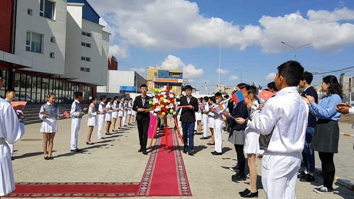 ky niem 129 nam sinh nhat bac ho tai mong co