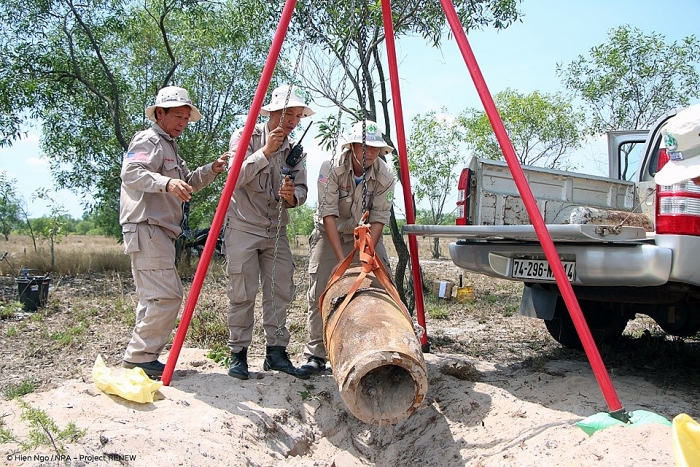 lai them mot qua bom 340kg duoc xu ly tai quang tri