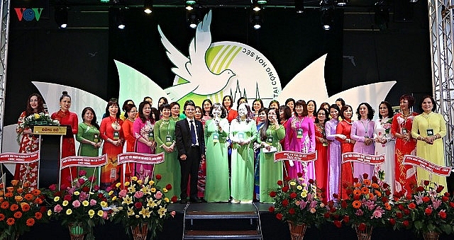 hoi phu nu viet nam tiep tuc giu gin ban sac dan toc tai cong hoa czech