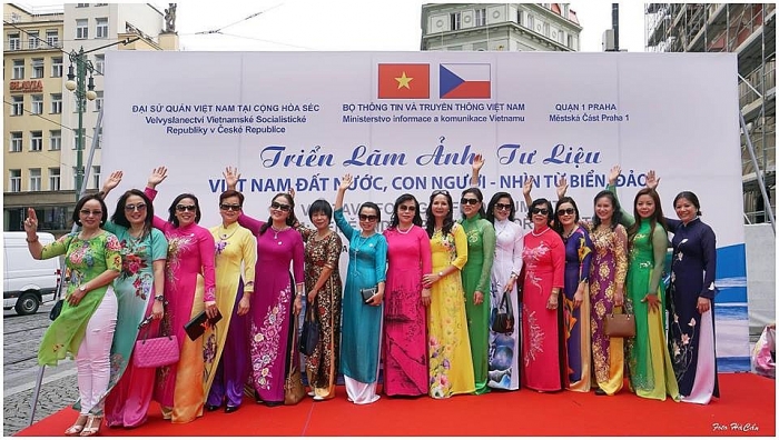 hoi phu nu viet nam tiep tuc giu gin ban sac dan toc tai cong hoa czech
