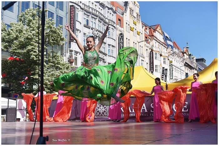hoi phu nu viet nam tiep tuc giu gin ban sac dan toc tai cong hoa czech