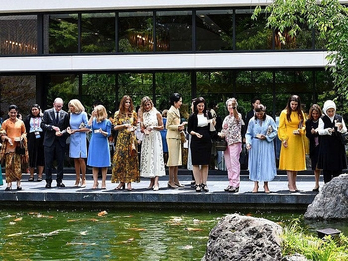 hoi nghi g20 phu nhan phu quan cac lanh dao tham quan chua o co do kyoto