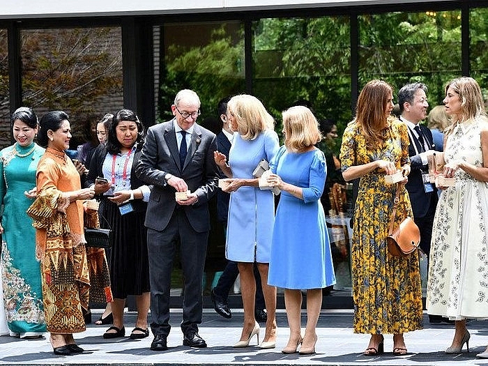 hoi nghi g20 phu nhan phu quan cac lanh dao tham quan chua o co do kyoto