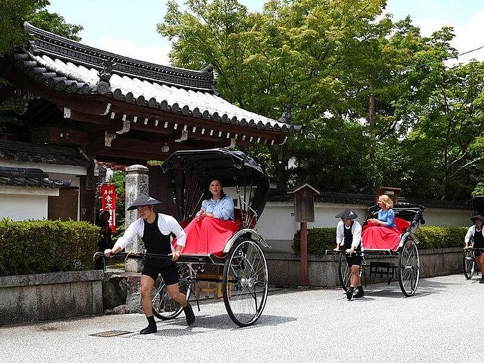 hoi nghi g20 phu nhan phu quan cac lanh dao tham quan chua o co do kyoto