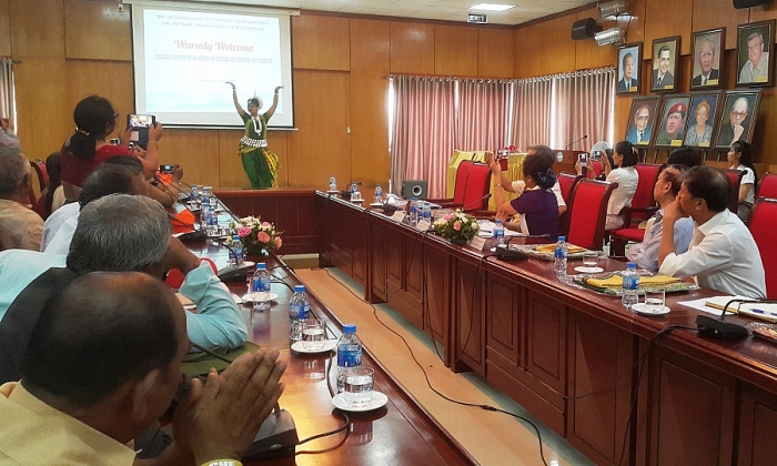 iscuf gioi thieu mua truyen thong an do tai quang ninh hoa binh