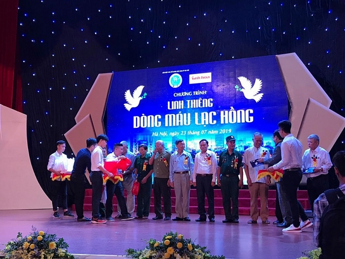 lien hiep ha noi tri an ba me viet nam anh hung nguoi co cong voi cach mang