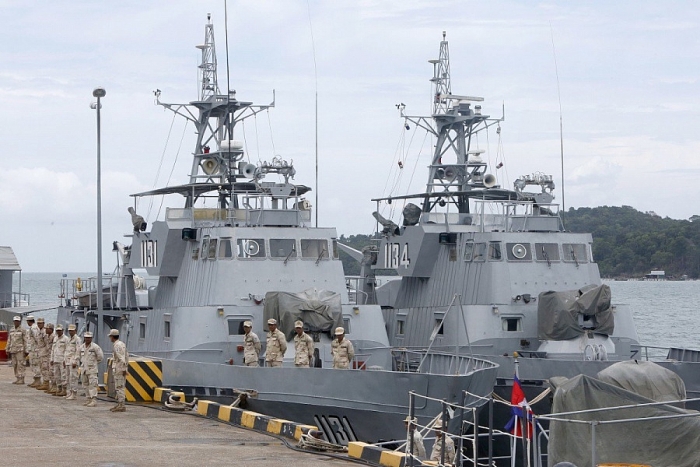 khong co gi phai giau campuchia cho phep phong vien vao can cu hai quan ream