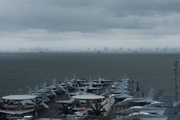 tham quan tau san bay uss ronald reagan dang tuan tra bien dong